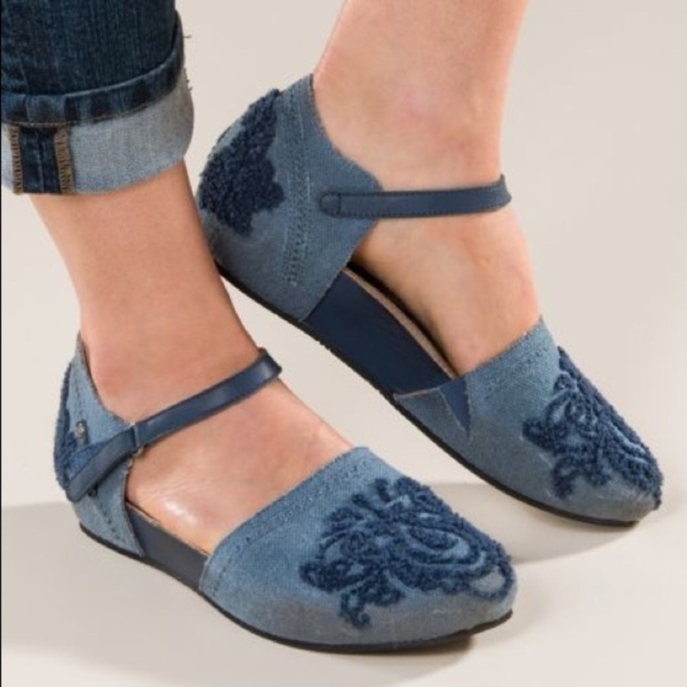 OTBT Kalamazoo blue denim clog sandals, Size 7M